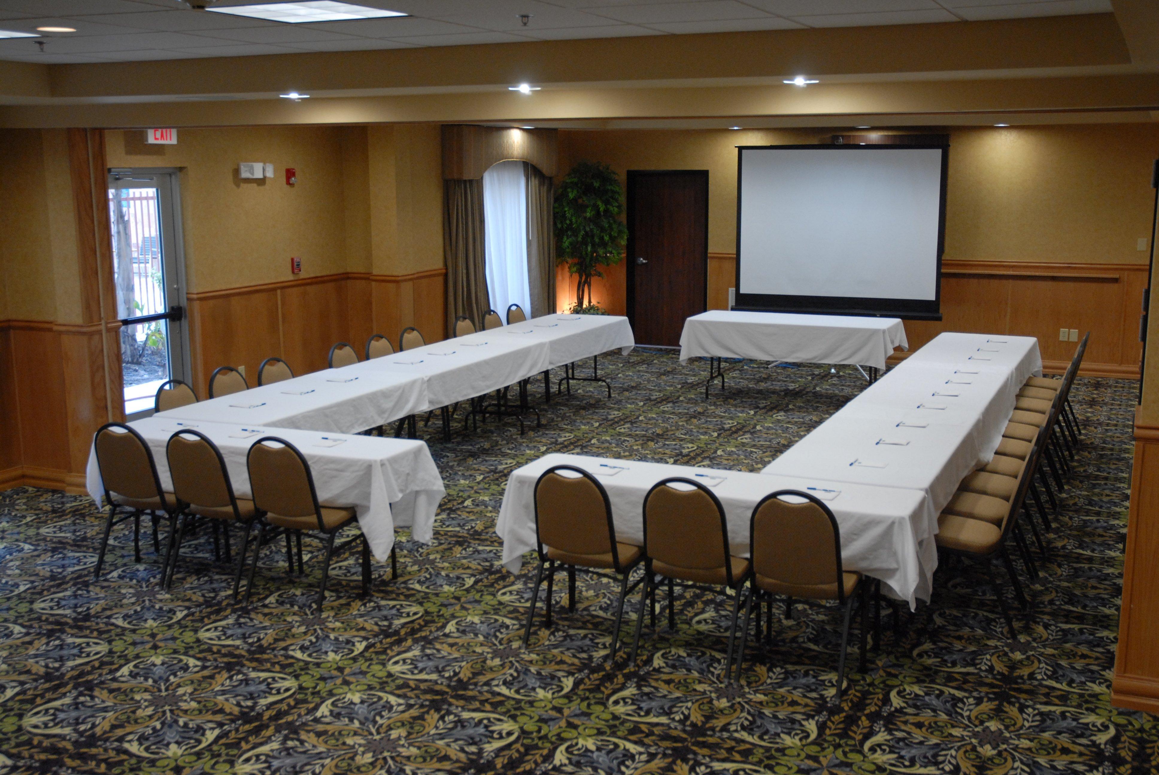 Staybridge Suites Laredo By Ihg Exterior photo