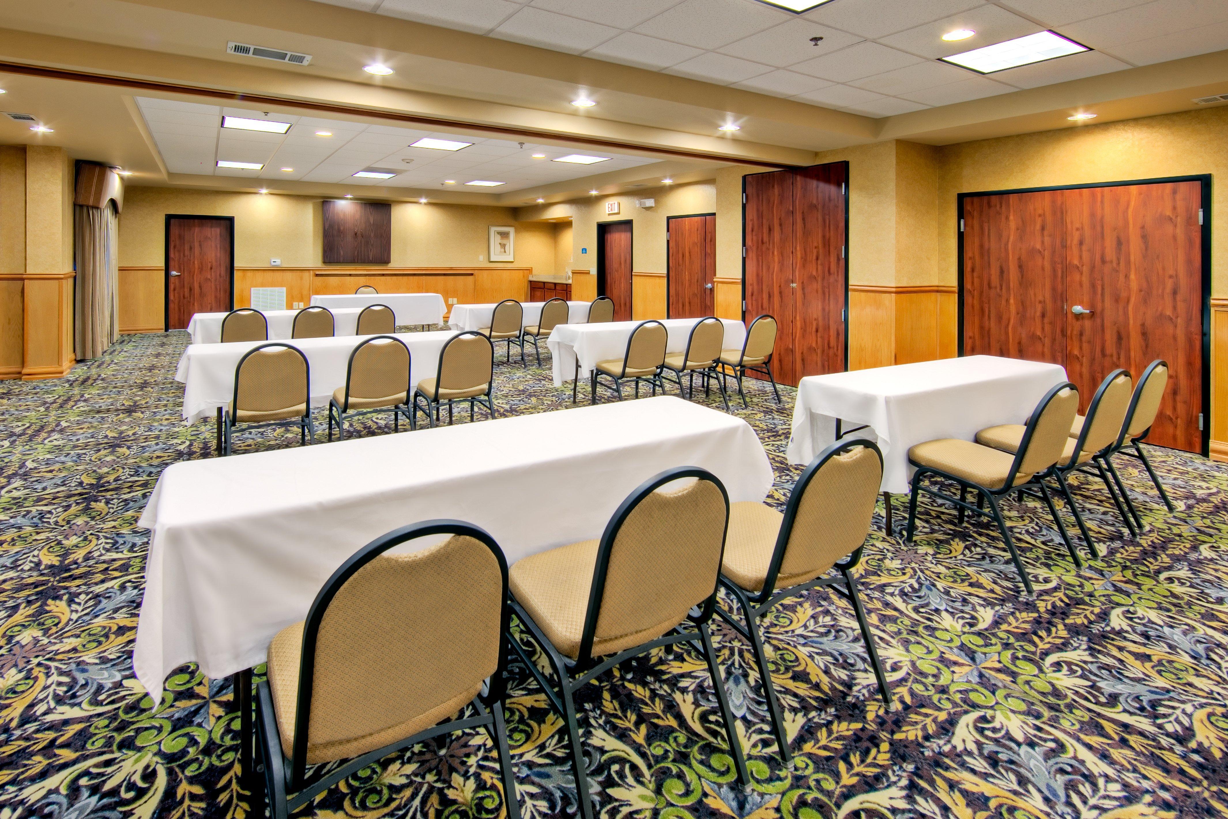 Staybridge Suites Laredo By Ihg Exterior photo
