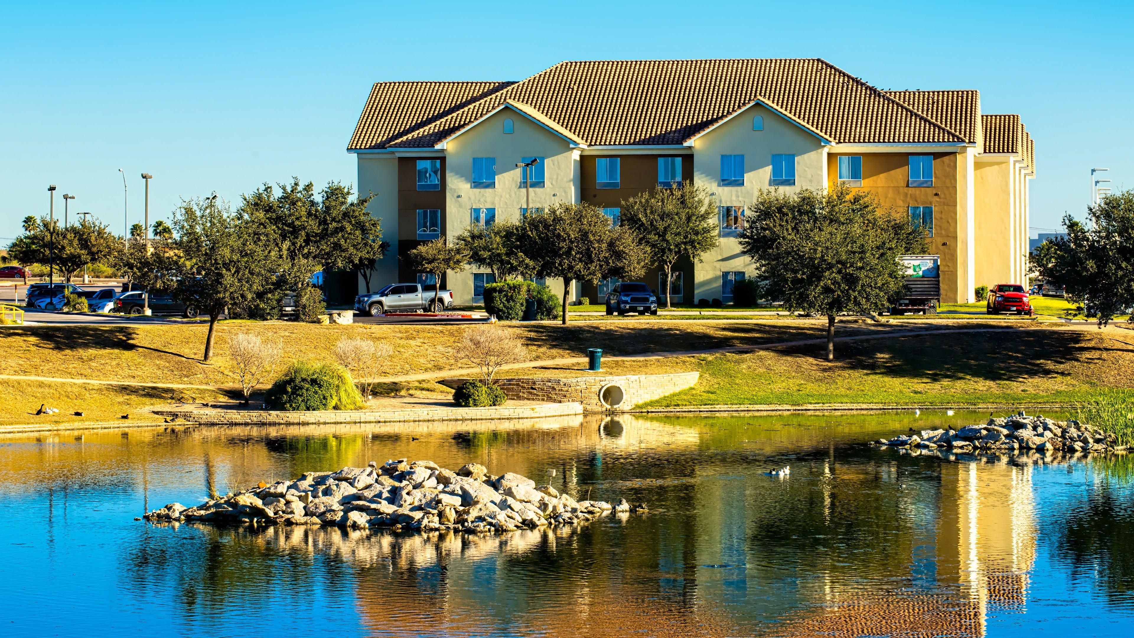 Staybridge Suites Laredo By Ihg Exterior photo