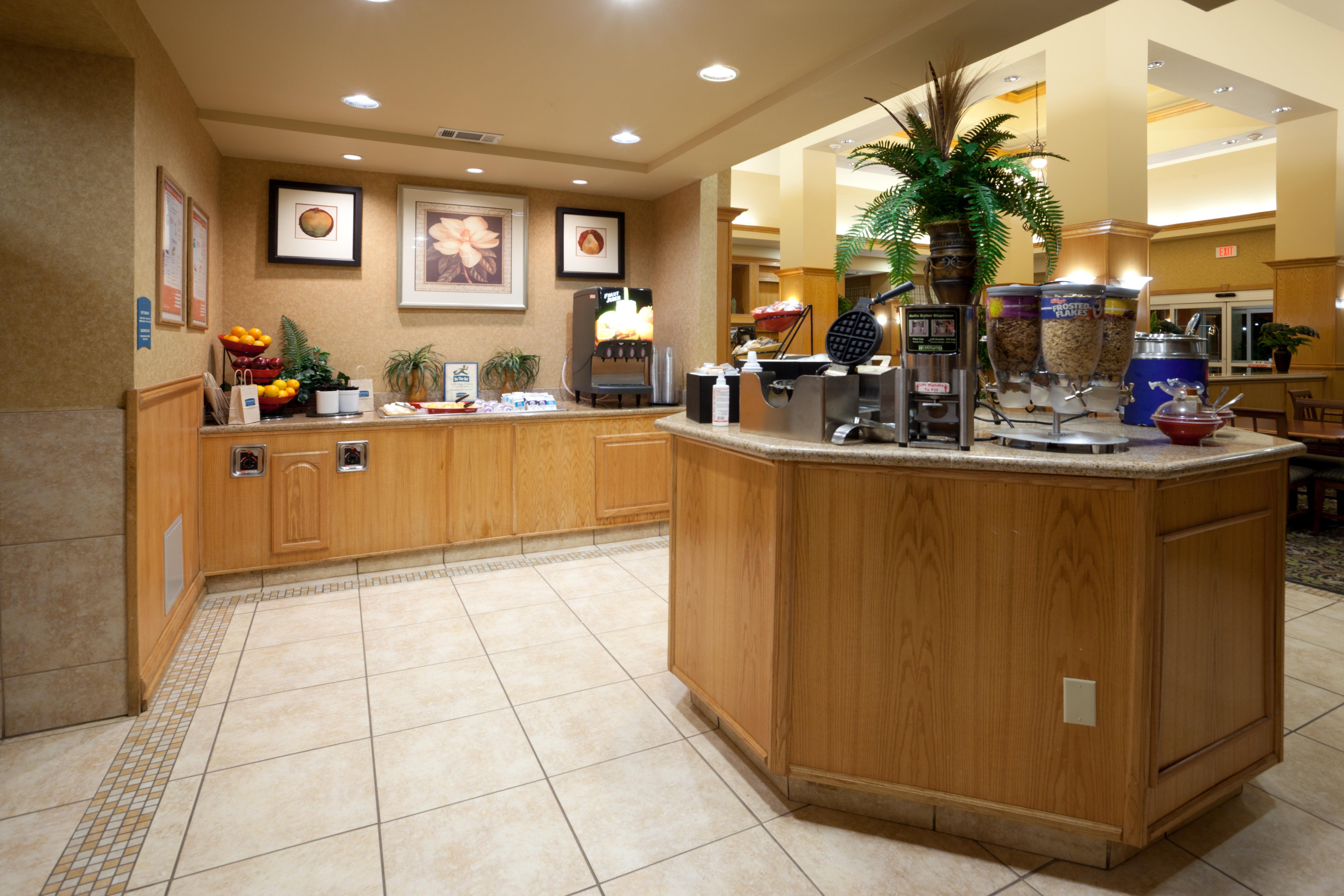 Staybridge Suites Laredo By Ihg Exterior photo
