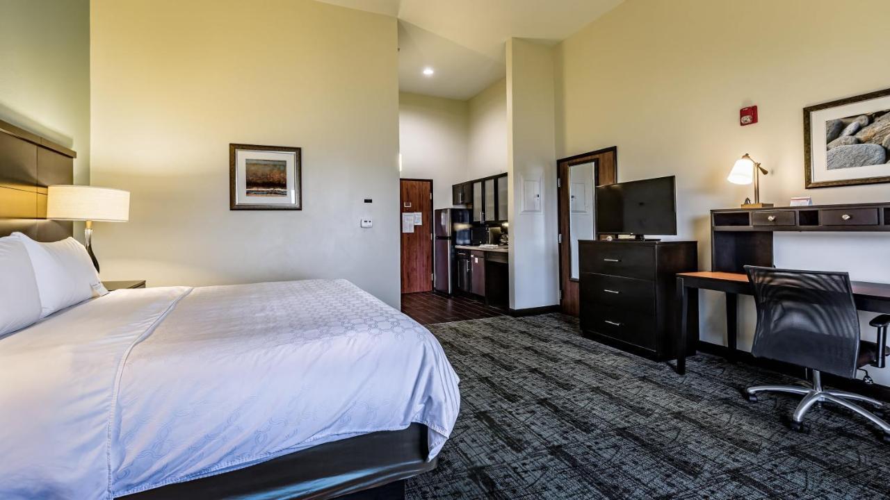Staybridge Suites Laredo By Ihg Exterior photo