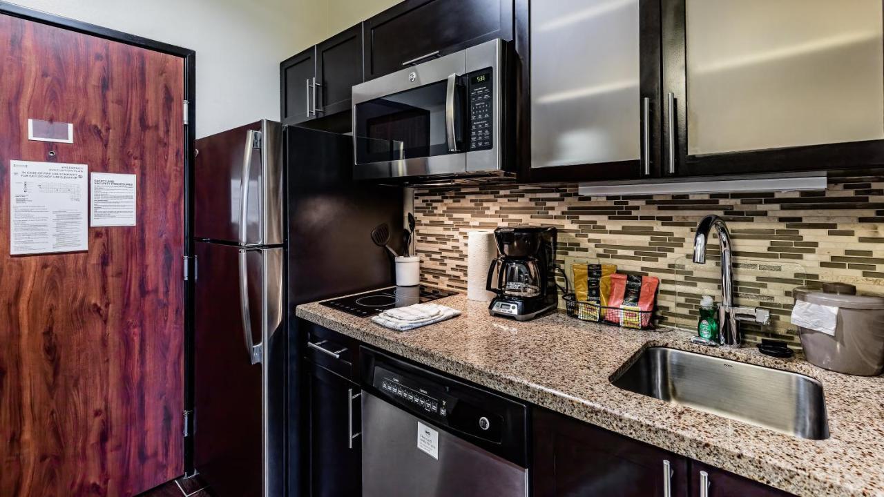Staybridge Suites Laredo By Ihg Exterior photo