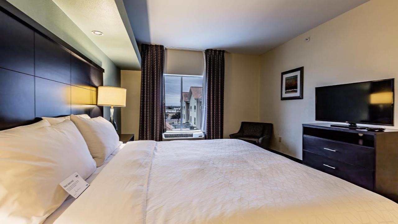 Staybridge Suites Laredo By Ihg Exterior photo