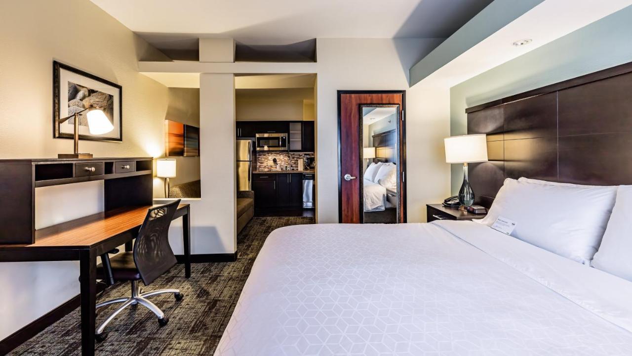 Staybridge Suites Laredo By Ihg Exterior photo
